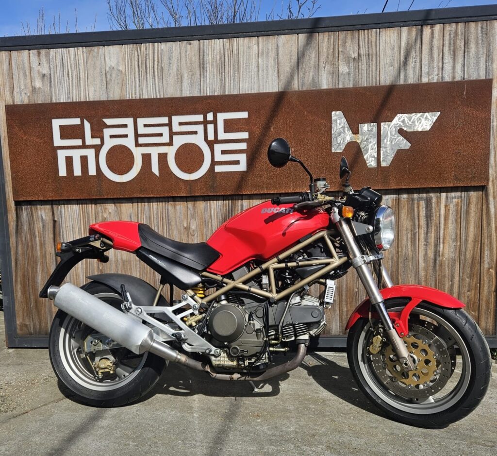 Ducati Mostro 900