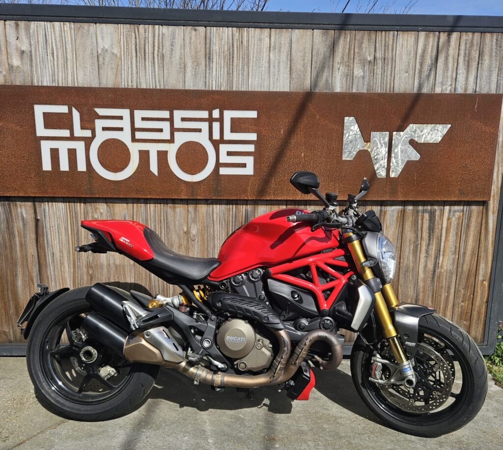 Ducati Monster 1200S